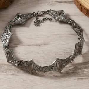 ⭐️  Silvertone Vintage Style Choker Necklace New